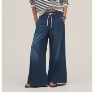 Pilcro Adi Pull-on Mid-Rise Flare Jeans